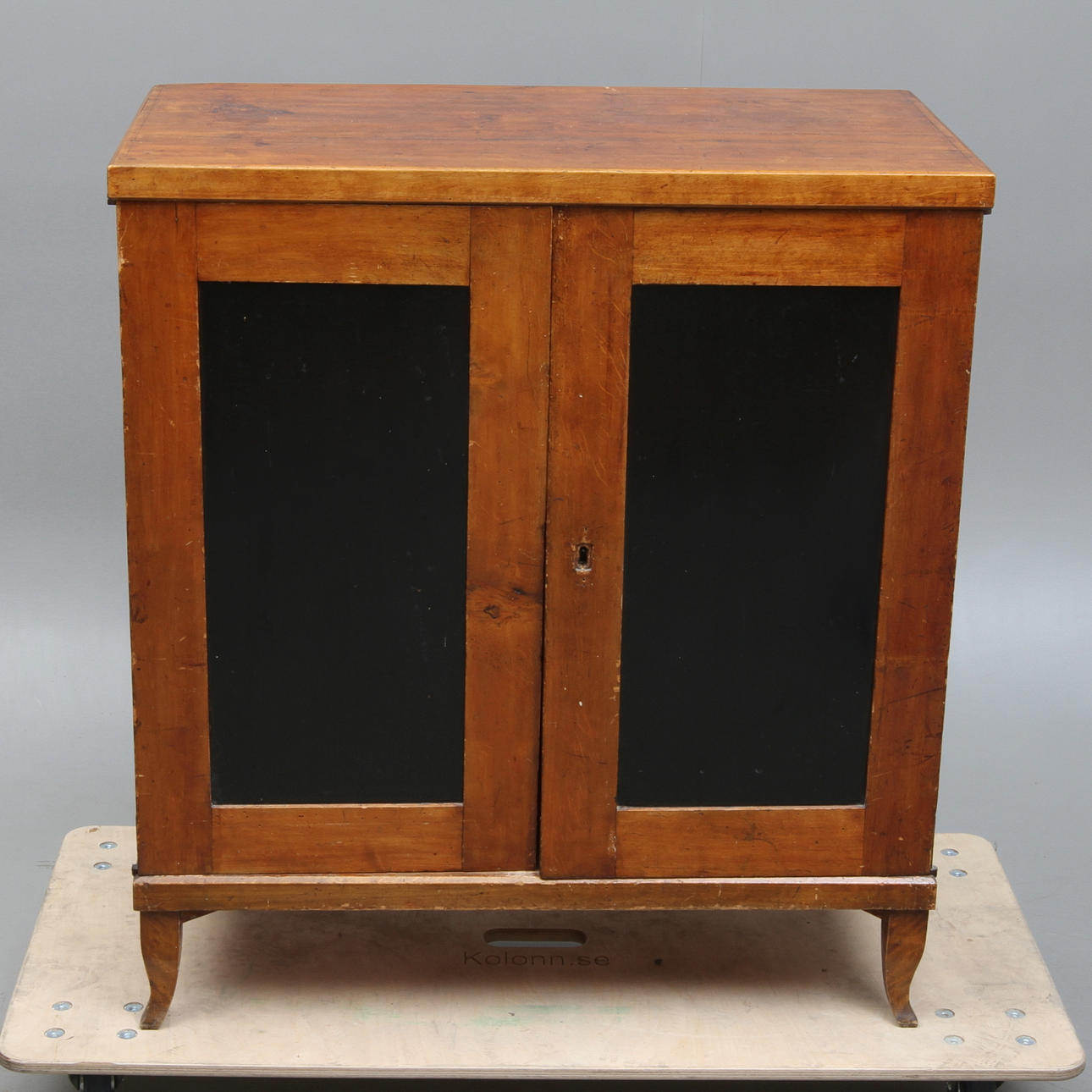 SKÄNKSSKÅP, 1800-tal.