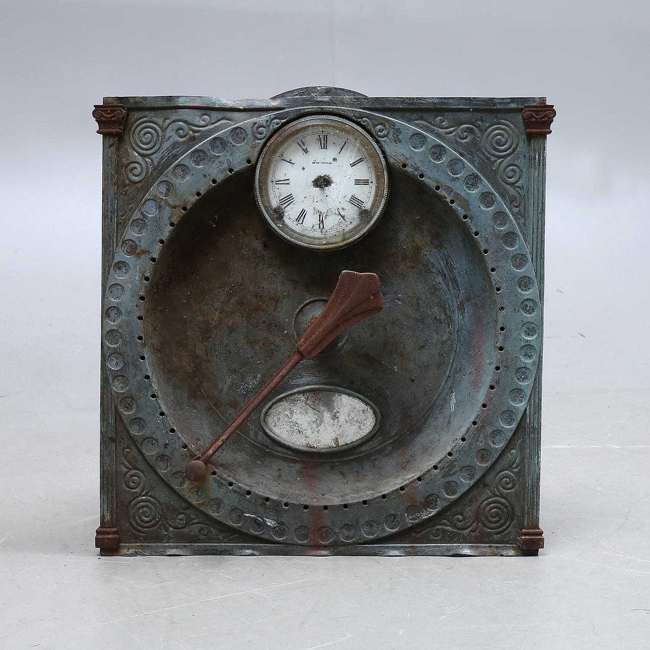 UR, marked Seth Thomas, 19th/20th century.