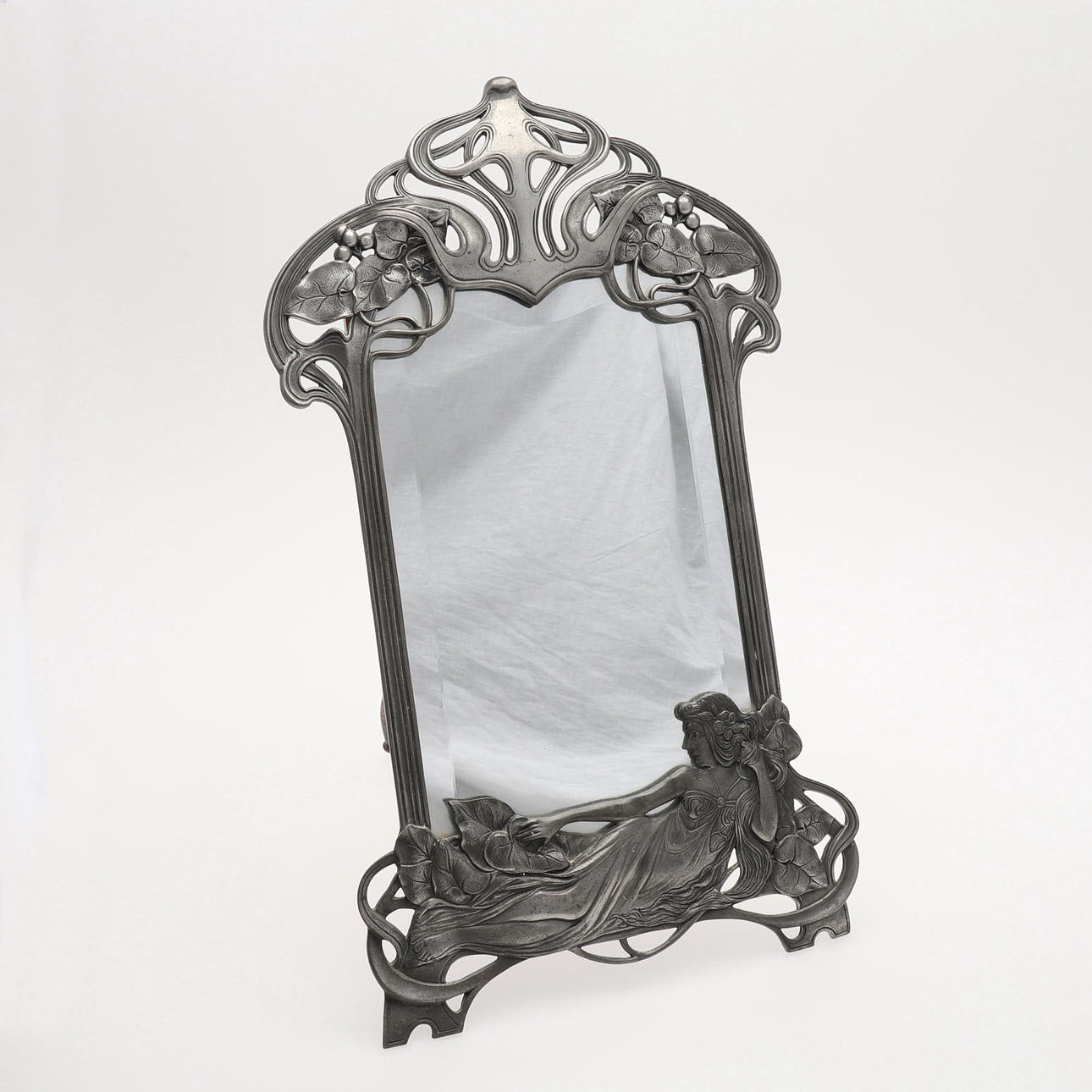 BORDSSPEGEL, JUGENDSTIL.