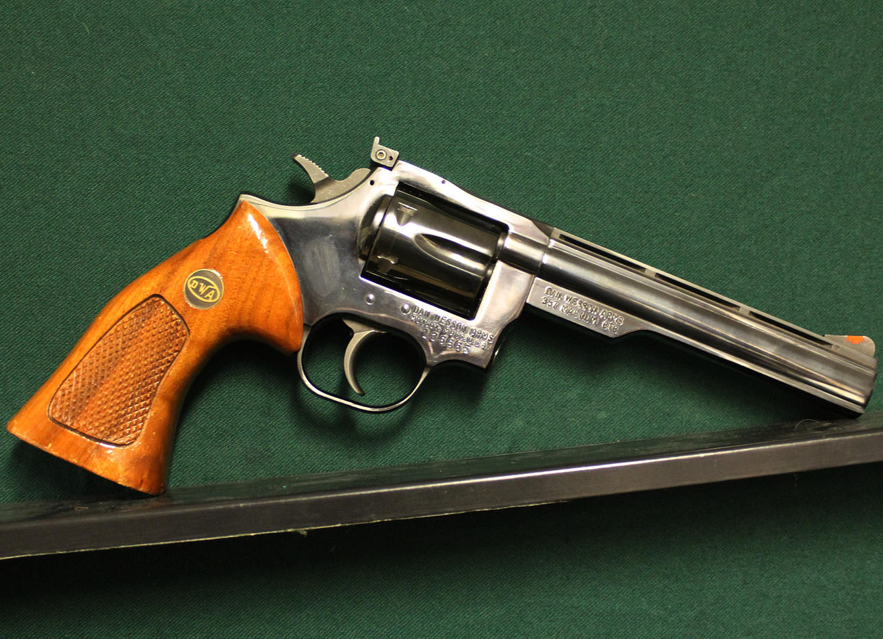 DAN WESSON. .357 136665.
