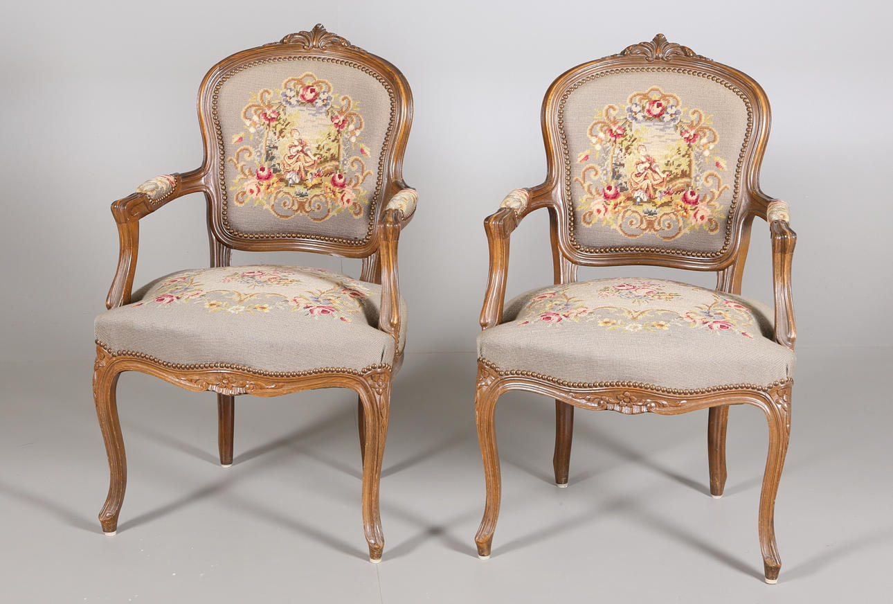 FÅTÖLJER (2) i nyrokokostil, 1950/60-tal.