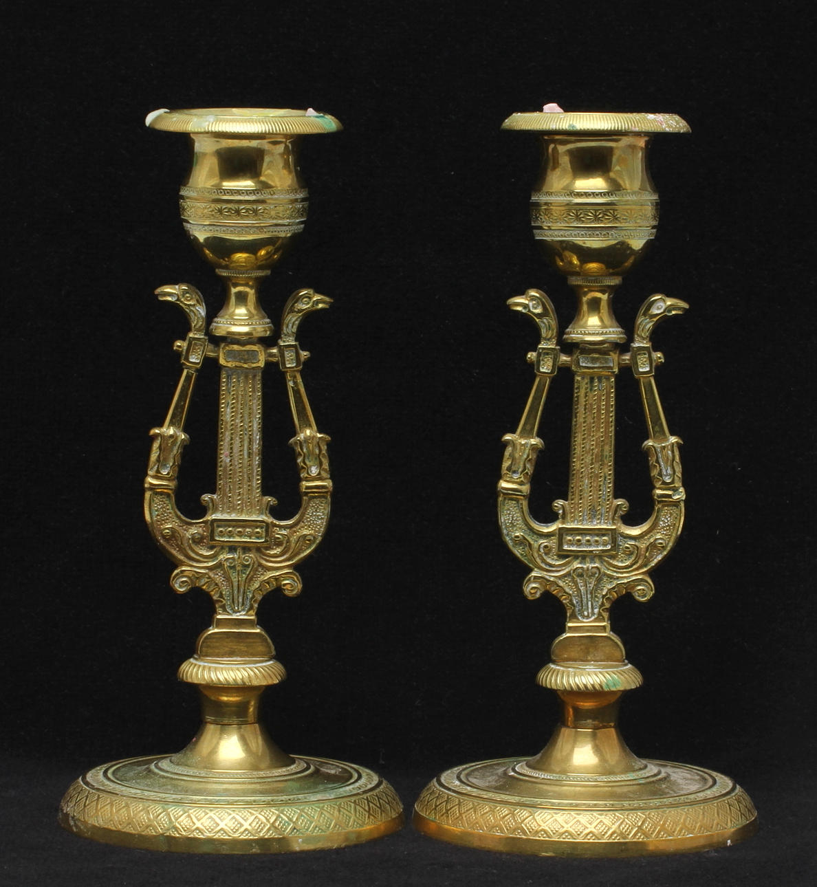 LJUSSTAKAR, ett par, mässing, empirestil, 1900-tal.