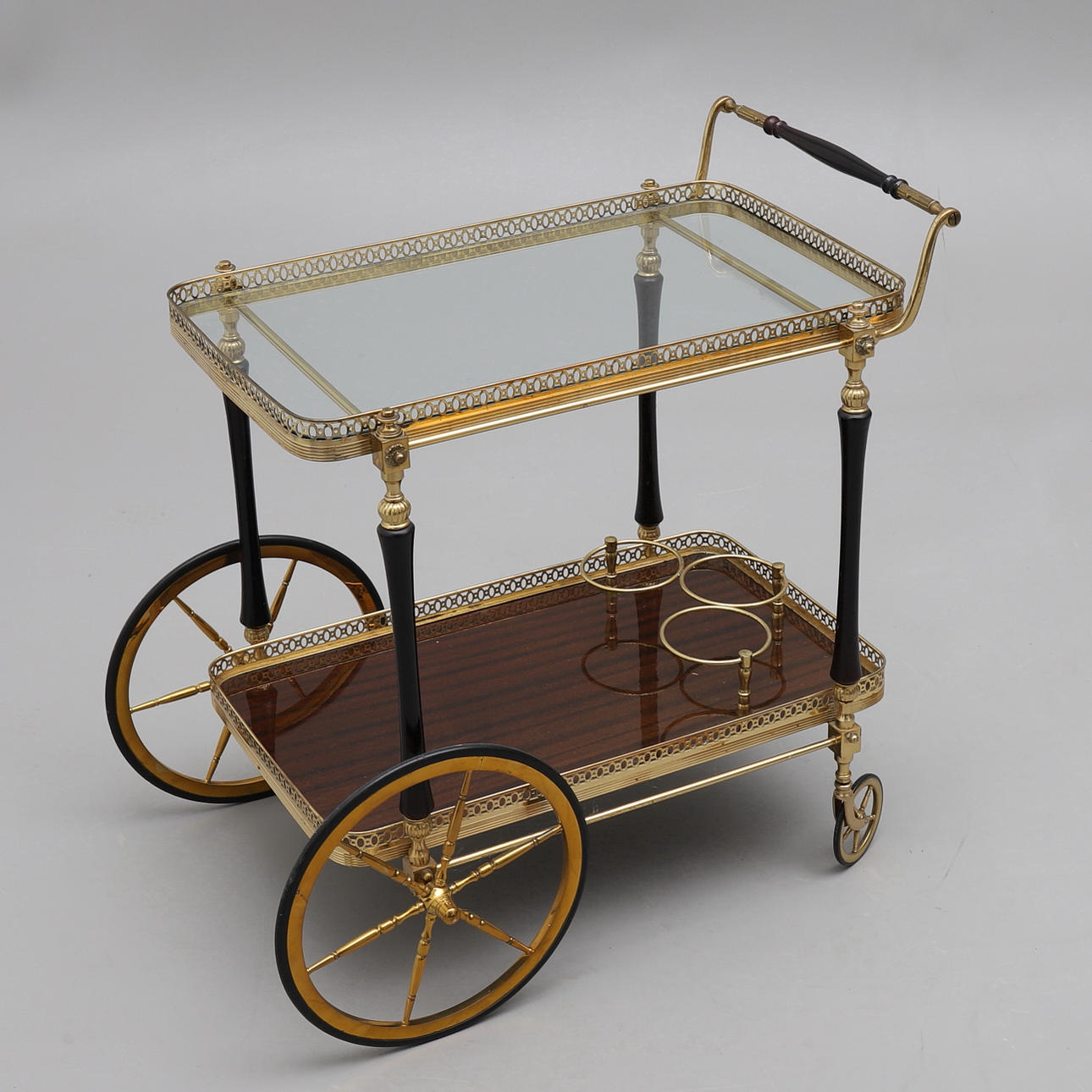 SERVERINGSVAGN, glas och mässing, 1900-talets andra hälft.