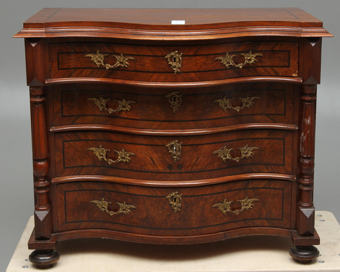 BYRÅ, nyrenässans, 1800-tal.