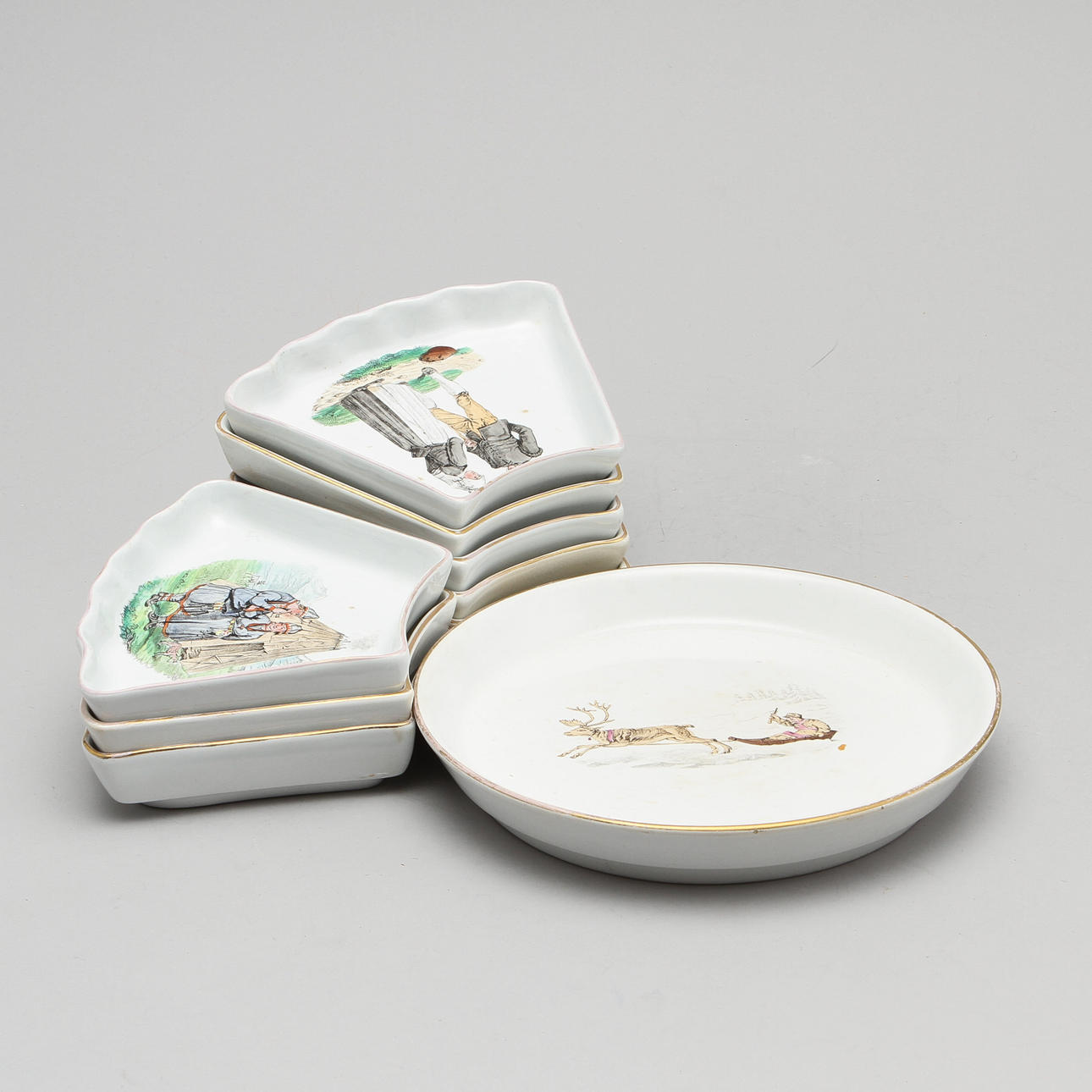 CABARET "Ett år i Sverige", 9 delar, flintgods, Rörstrand, 1800-talets senare hälft.