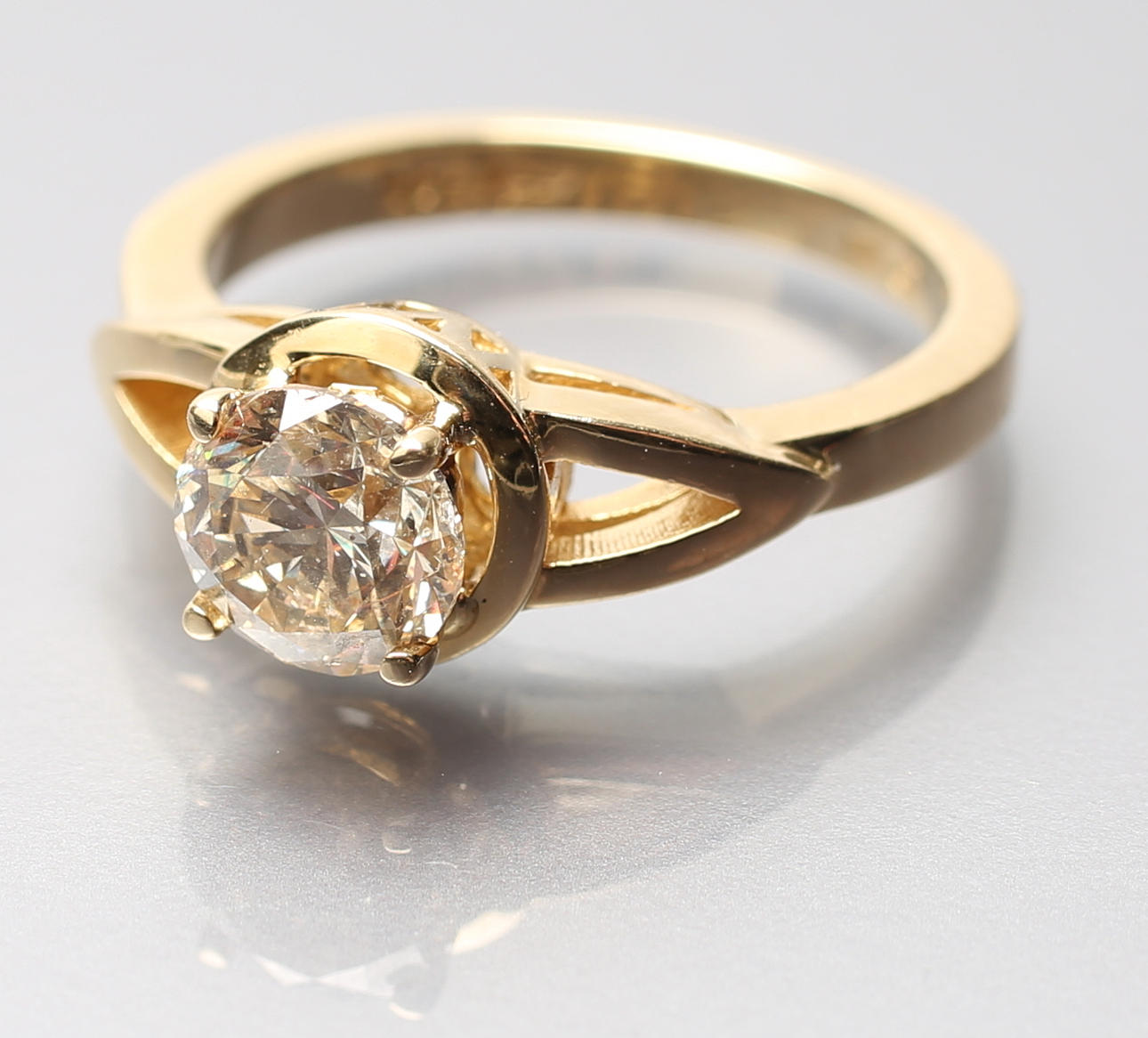 DIAMANT SOLITAIRE RING.