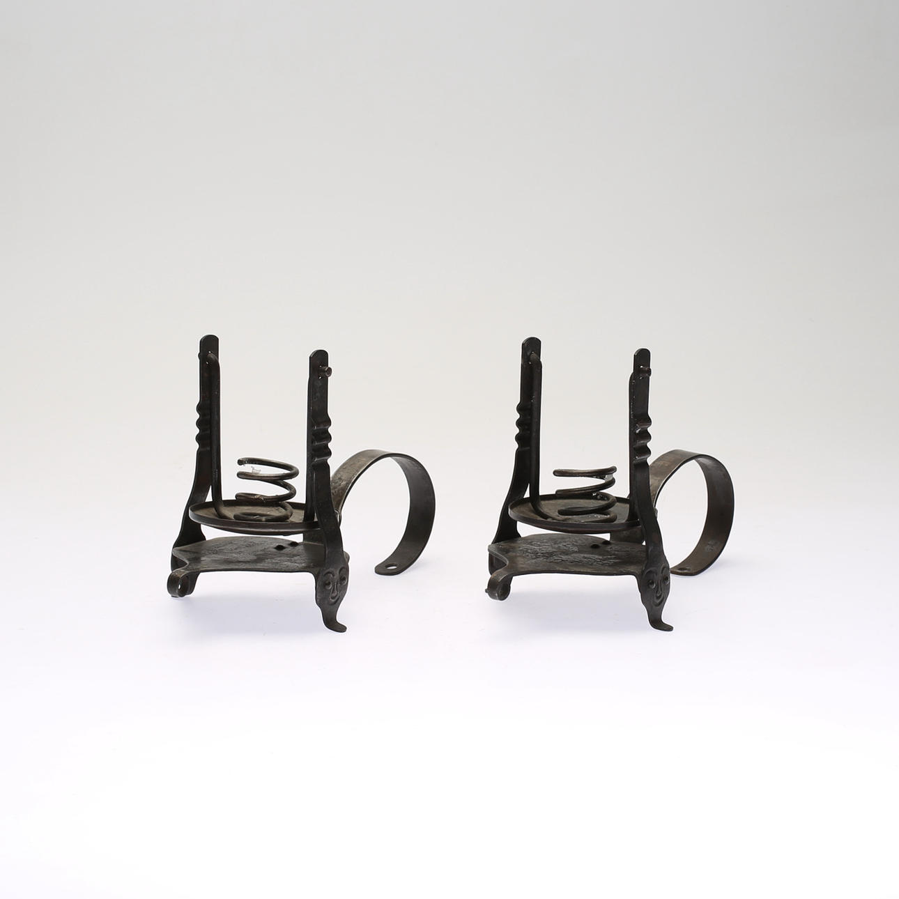 LJUSSTAKAR, bord/vägg, 2 st, smide, 1900-tal.