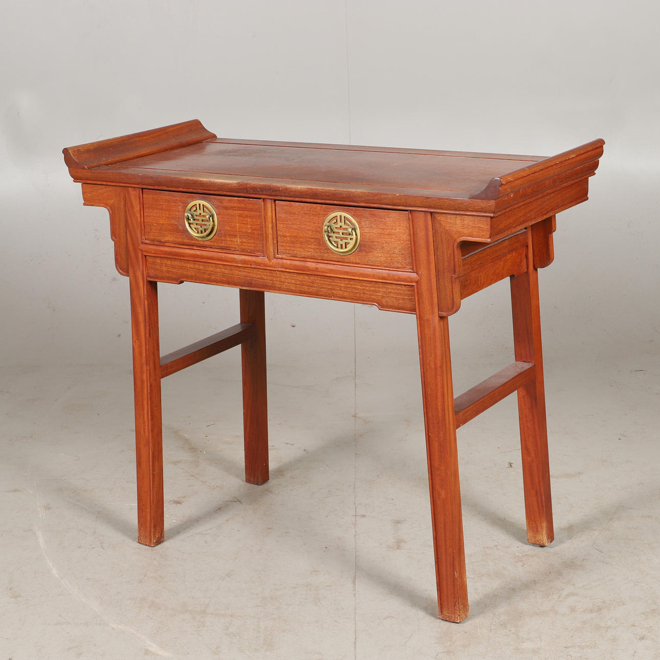 MESA DE ALTAR, caoba, estilo oriental.