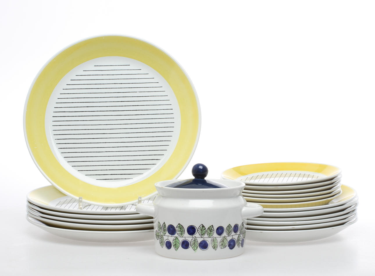 PARTI PORSLIN, mestadels "Gul Grill", Bibi Breger, Gustavsberg.