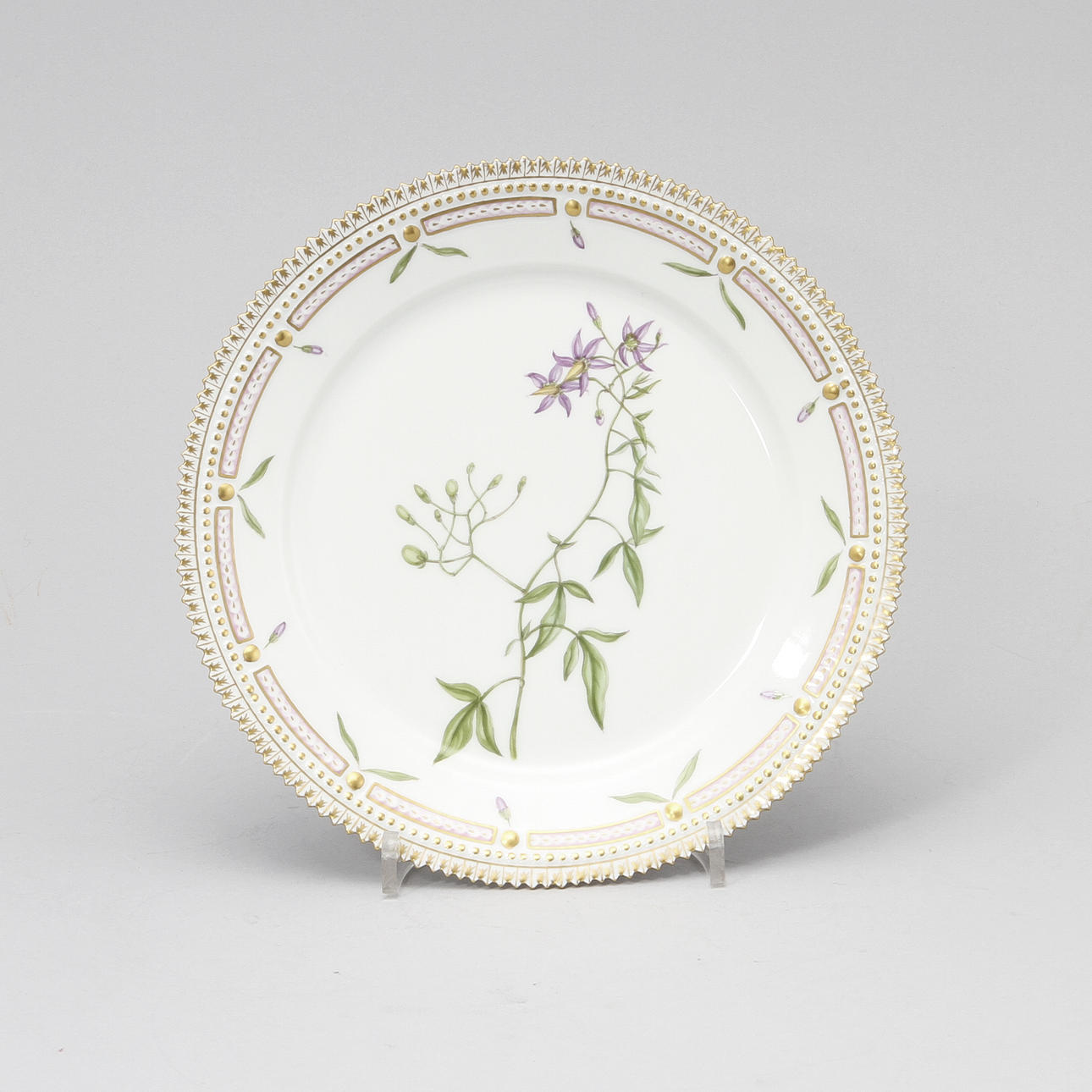TALLRIK, porslin, "Flora Danica, Den Kongelige Porcelainsfabrik, Danmark.