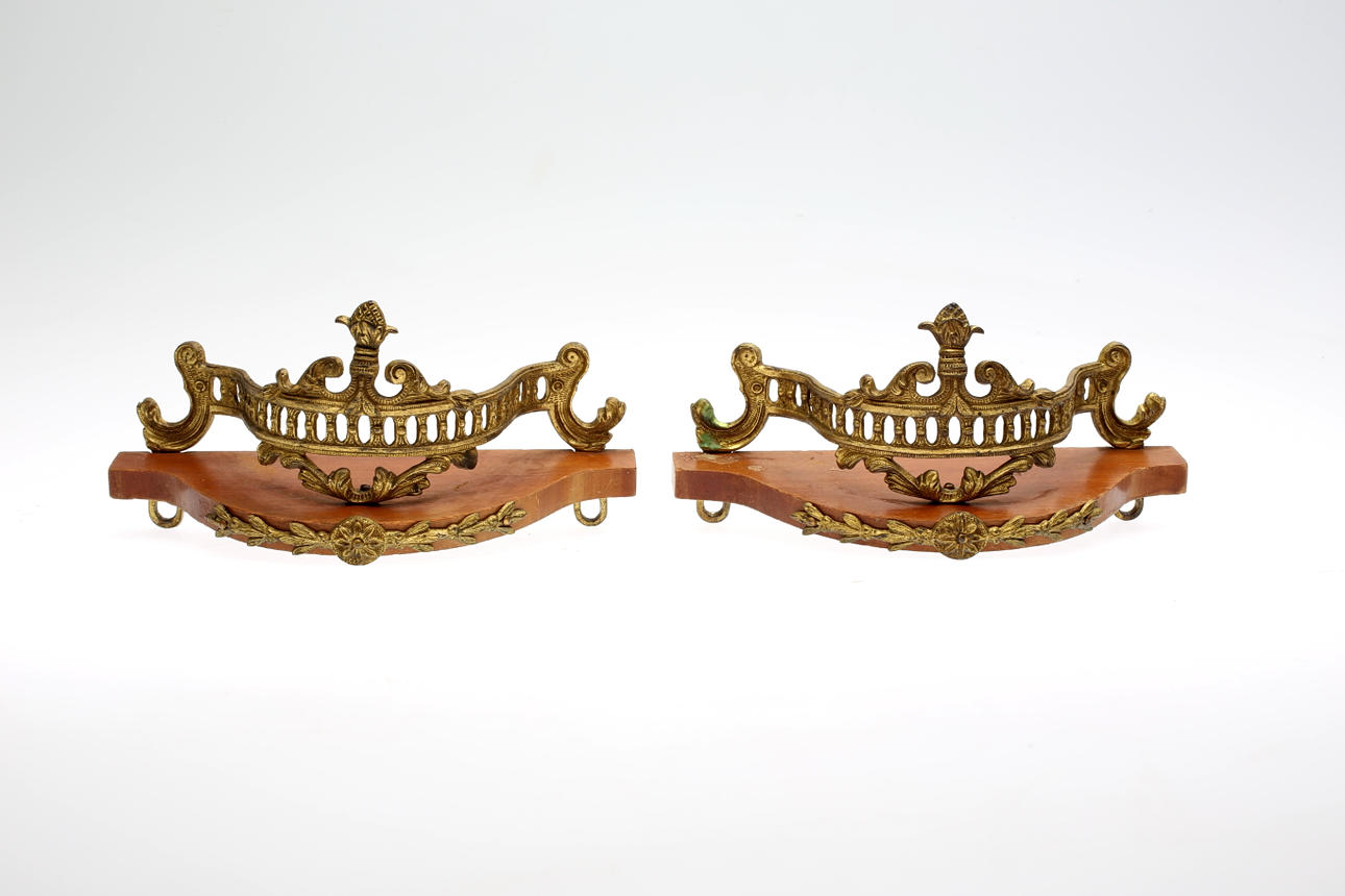 KONSOLER, 1 par, 1900-talets första hälft.