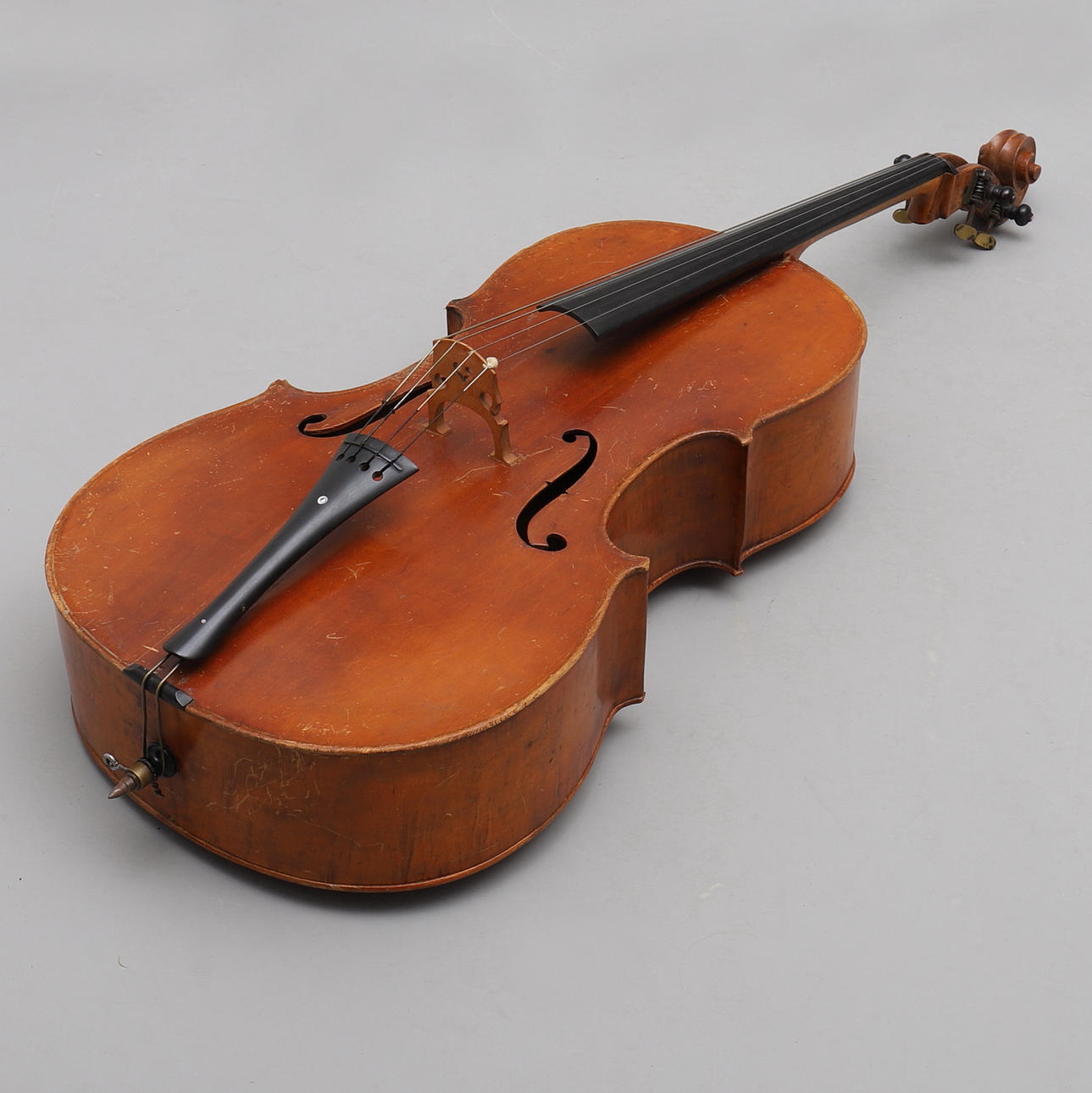 VIOLONCHELO.