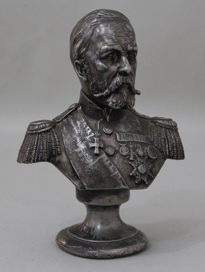 BYST, 1900-talets första hälft Oscar ll, metall.