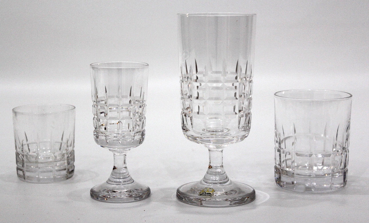 GLASSERVIS, 47 delar. Kosta City, Vicke Lindstrand.