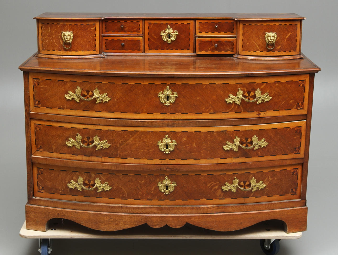 BYRÅ, med låduppsats, intarsia, senbarock, 1700-tal.