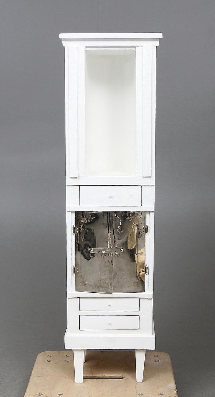 BYRÅ/HYLLA, vitmålad,18/1900-tal.