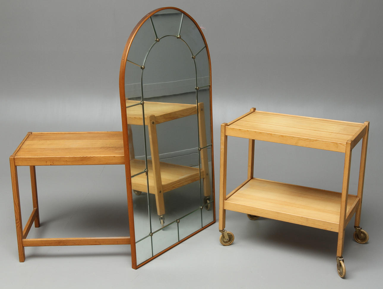 SERVERINGSVAGN, TIDNINGSBORD, SPEGEL, 1950/60-tal.