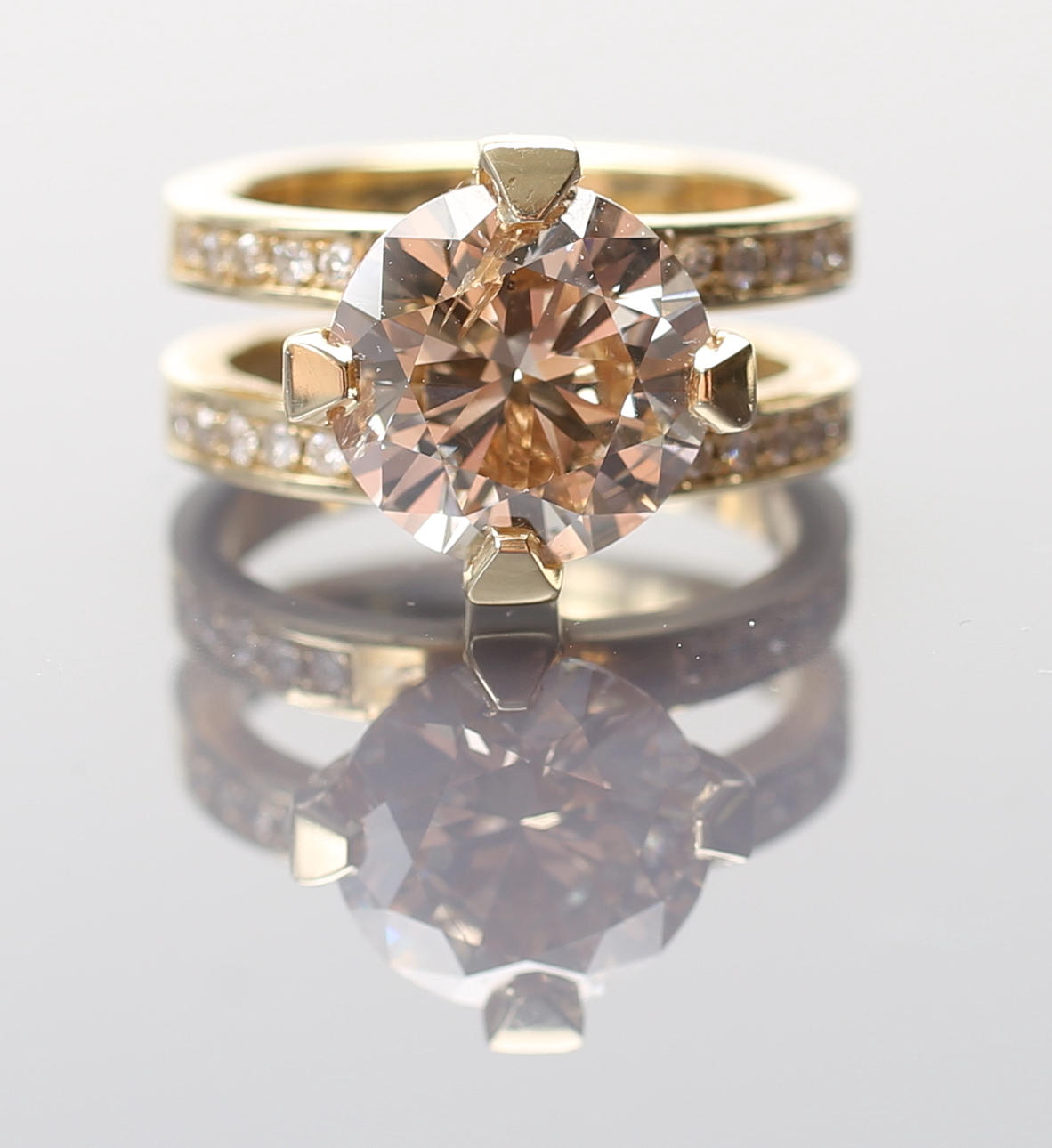 DIAMANT SOLITAIRE RING.