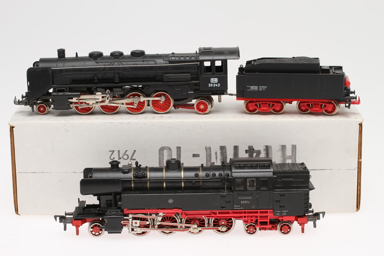 FLEISCHMANN 1324 and LIMA BR39.