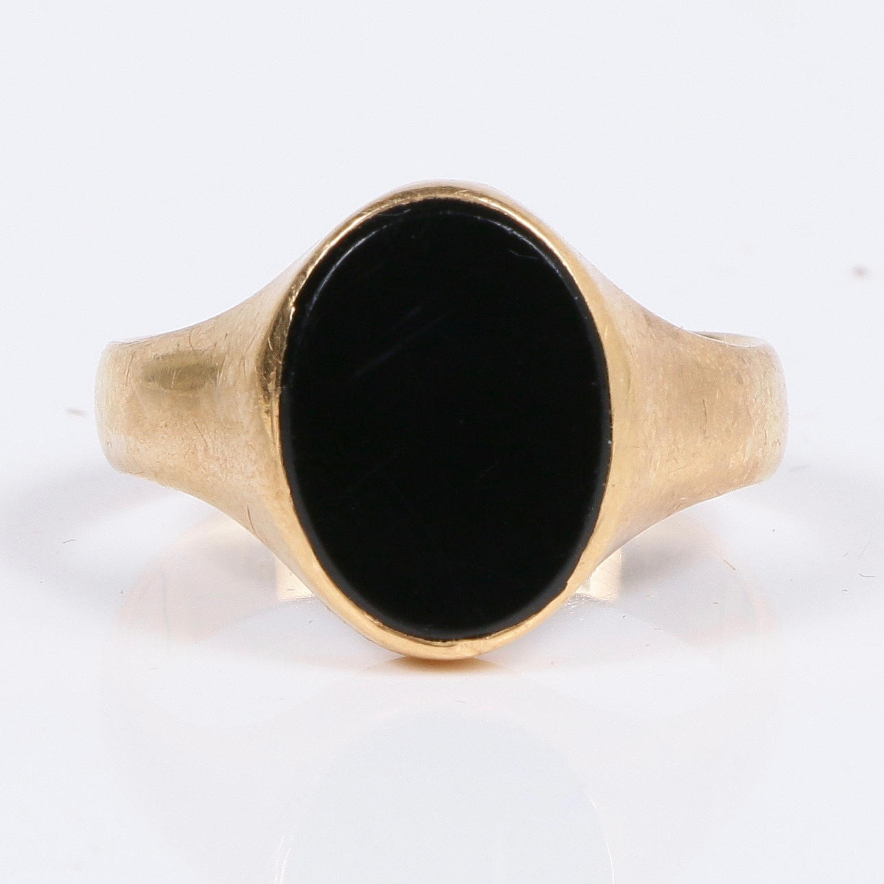 KLACKRING, med onyx, 18k guld, 1957.