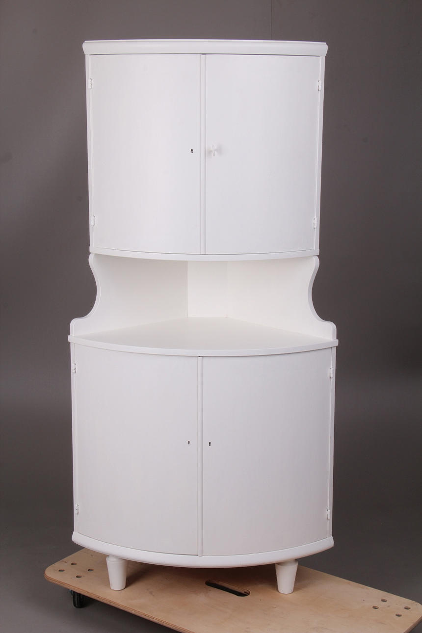 HÖRNVITRIN, Gustaviansk stil, 1900-tal.