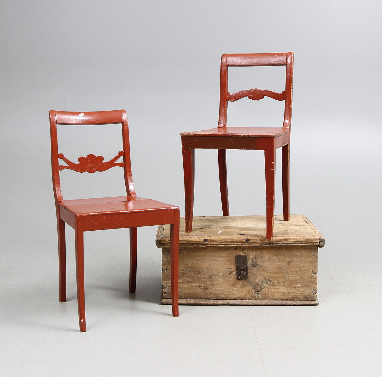 STOLAR samt KISTA, allmoge, 17/1800-tal.