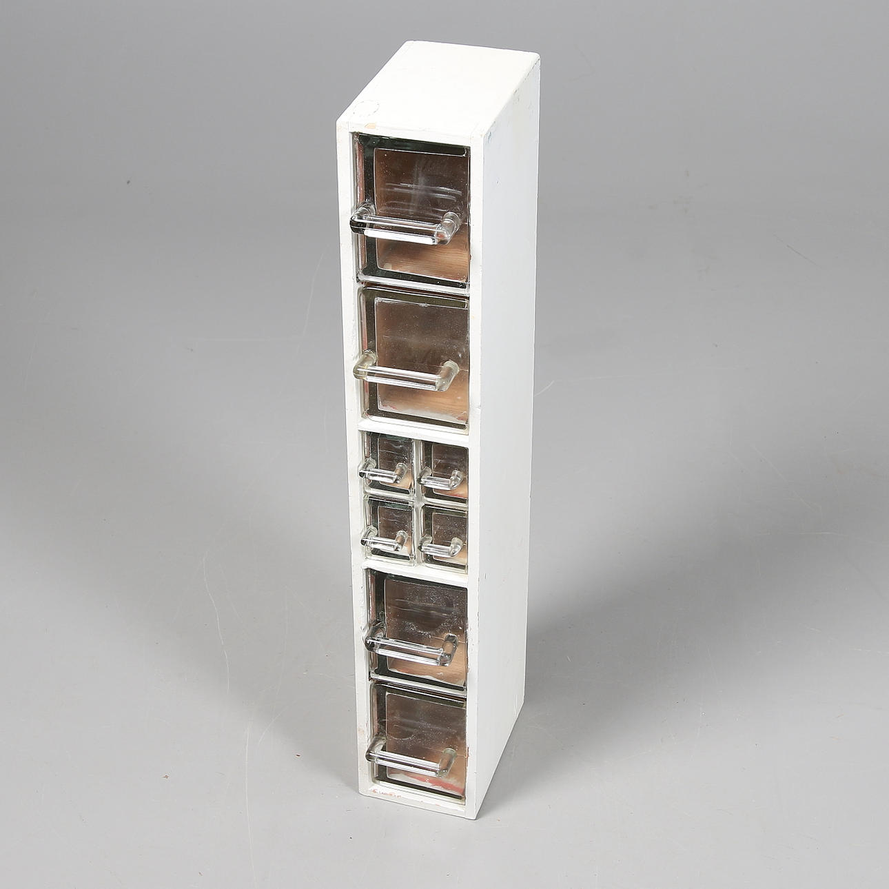 KRYDDHYLLA, "Ideal", 1900-talets första hälft.