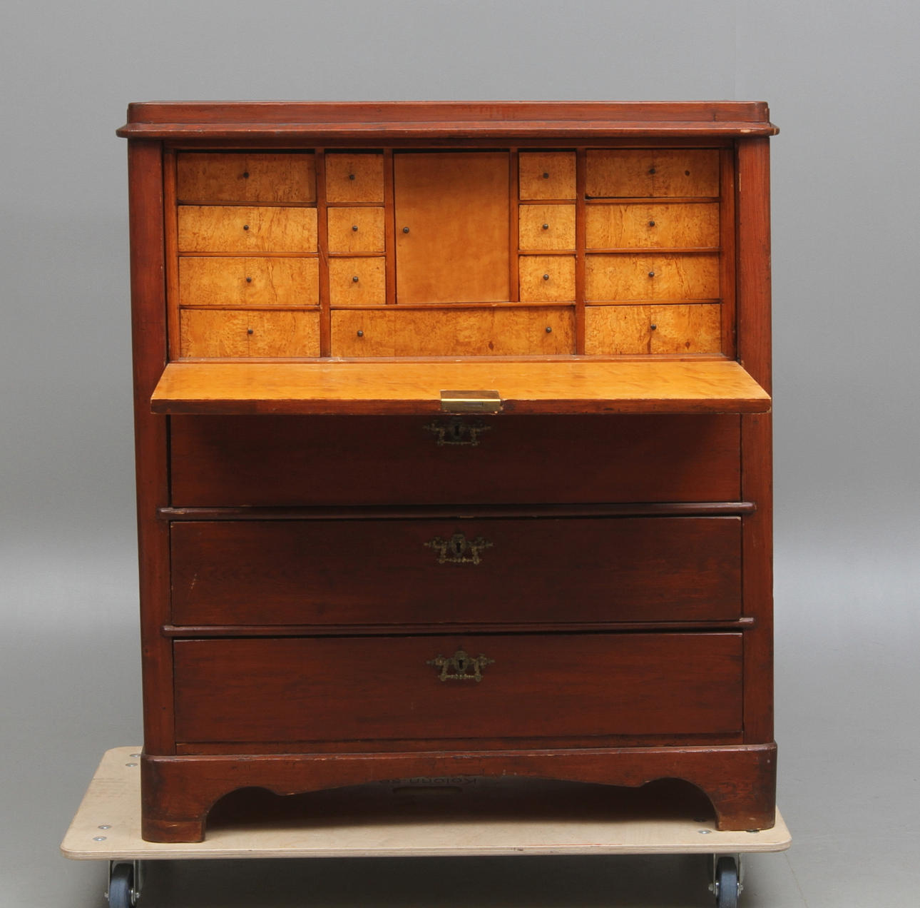 CHIFFONJÉ, 1800-talets slut.