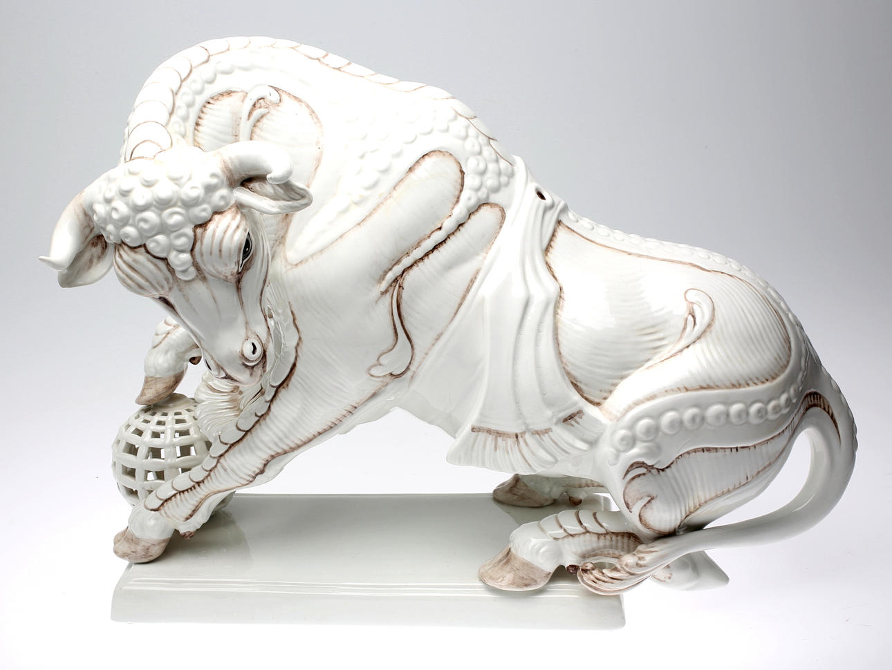 STATY, "Tjur", 1900-talets sista del, Italien.