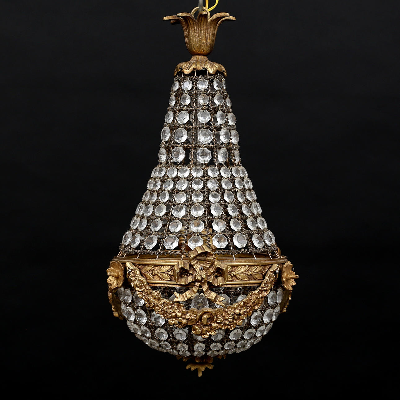 KRISTALIKRUUNU, 1900-luvun loppu.