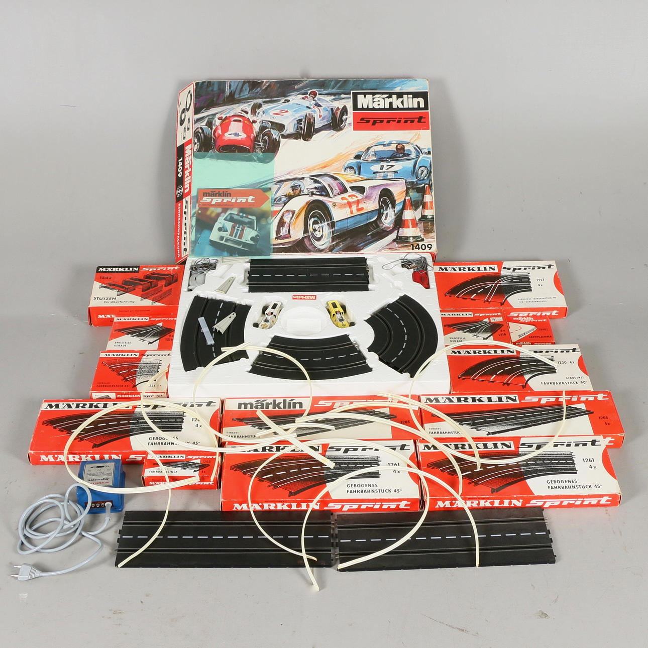 CAR TRACK, Märklin Sprint, and accessories.