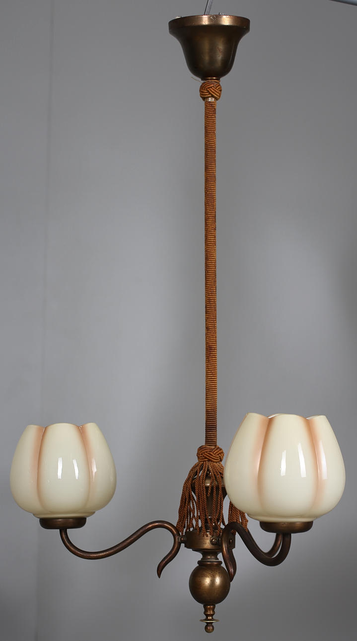 TAKLAMPA, 1930-/40-tal, trearmad, höjd 73 cm.