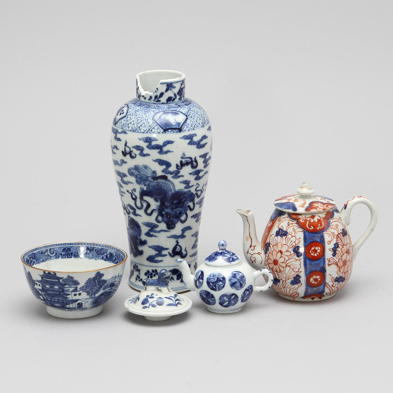 PARTI PORSLIN, 4 delar, porslin, Kina o Japan, 1700/1800-tal.