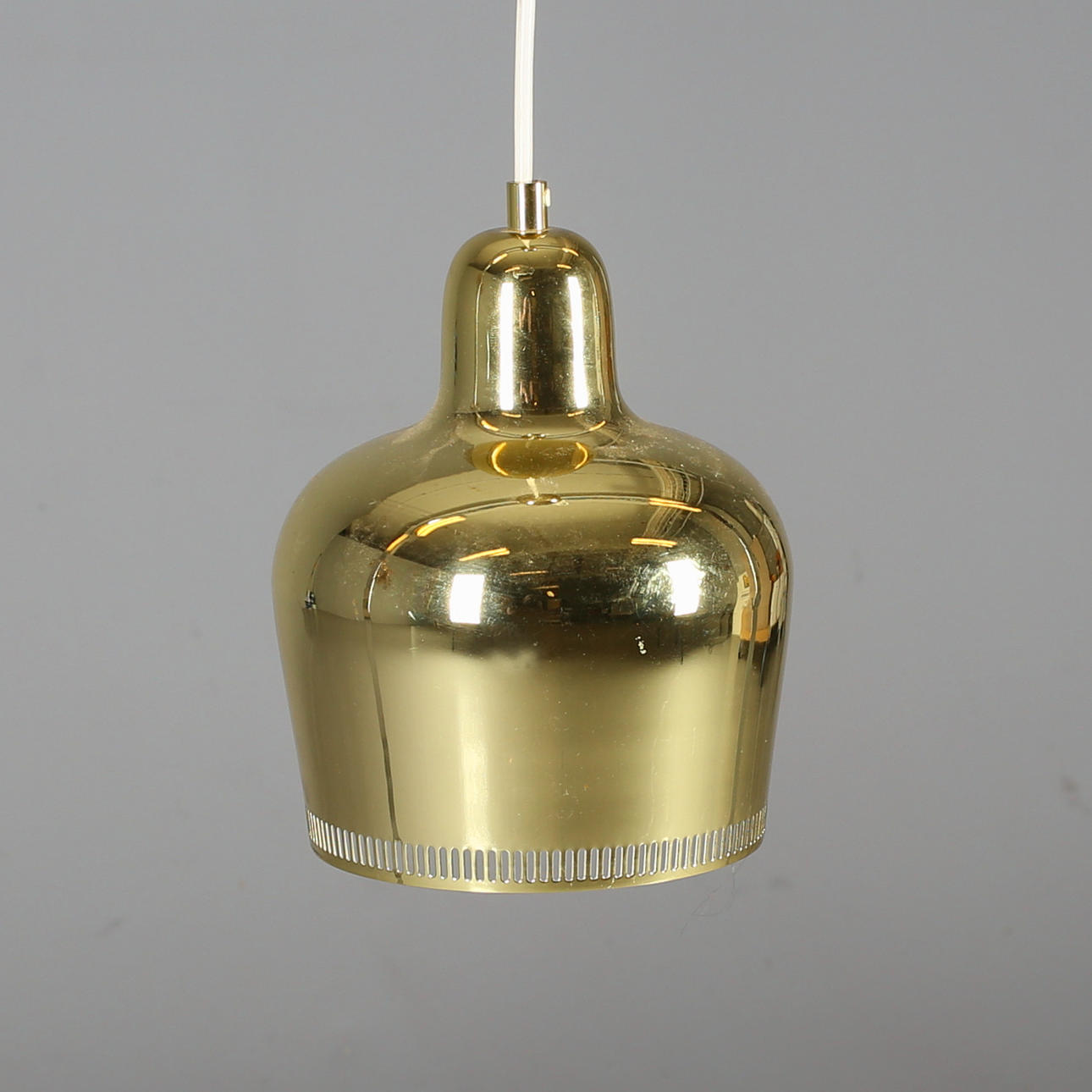 taklampa-m-ssing-alvar-aalto-formgiven-1937-2000-tal-belysning