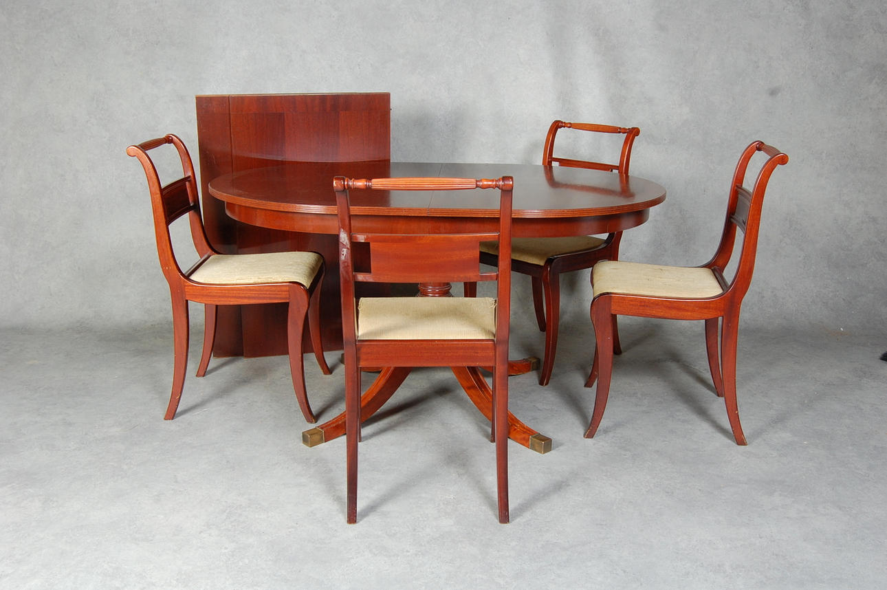 ESSZIMMER, Englischer Stil, 20. Jahrhundert.