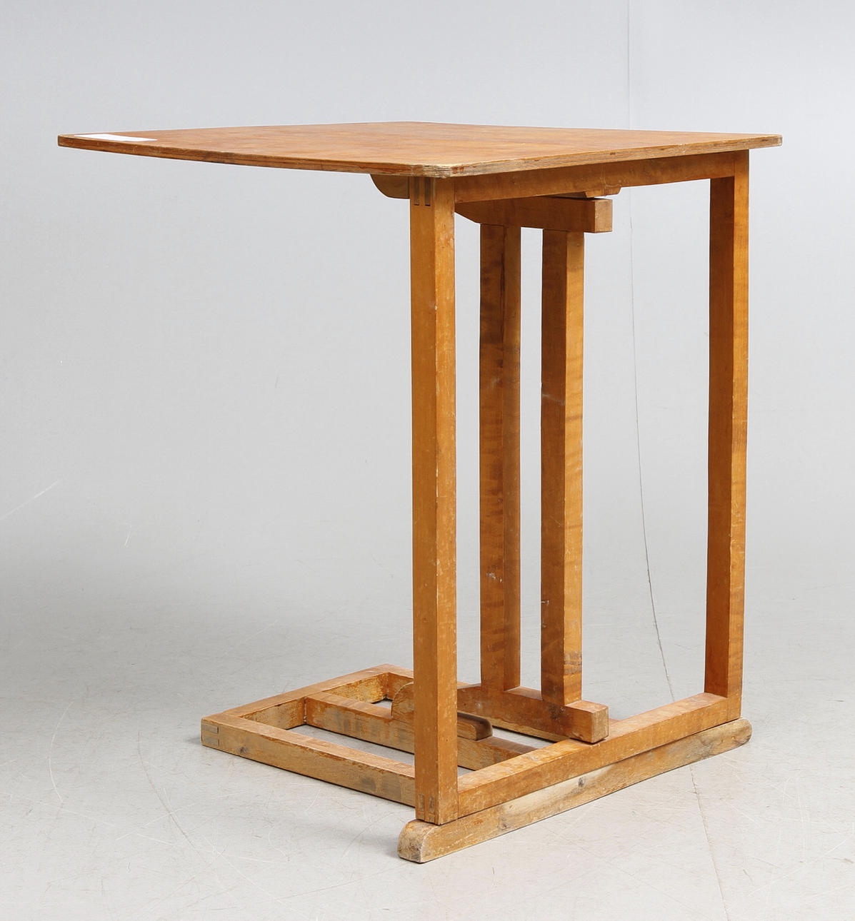 FOLDING TABLE, birch, mid-20th century.