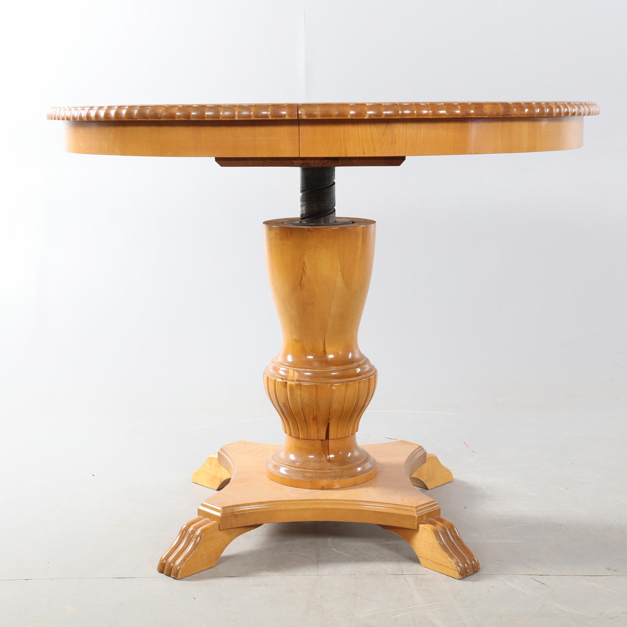 BORD , 1900-talets mitt.