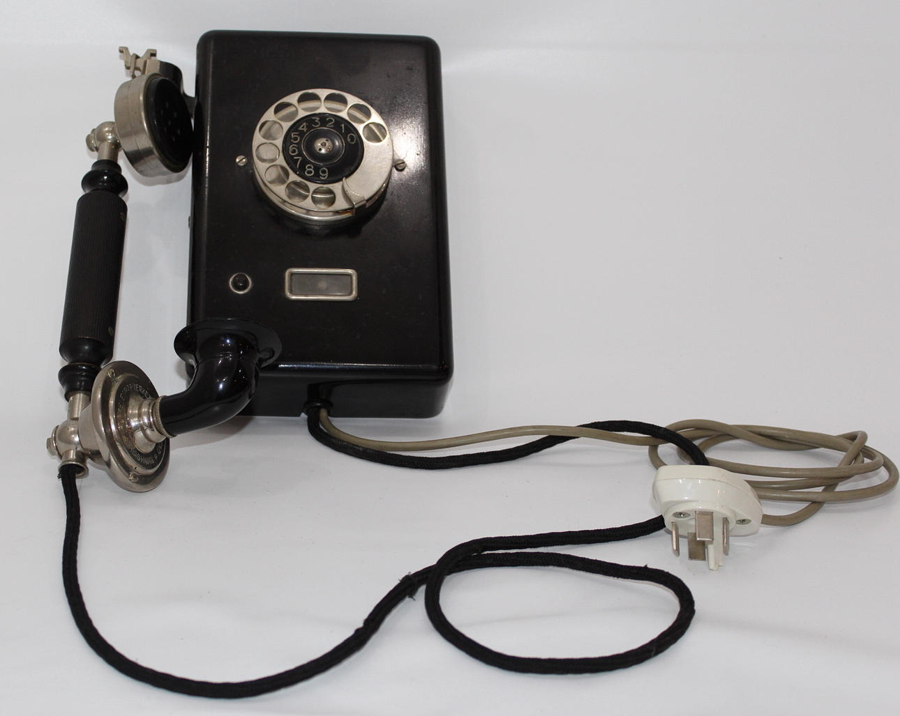 VÄGGTELEFON, Telegrafverkets Verkstad Nynäshamn. 1930-tal.