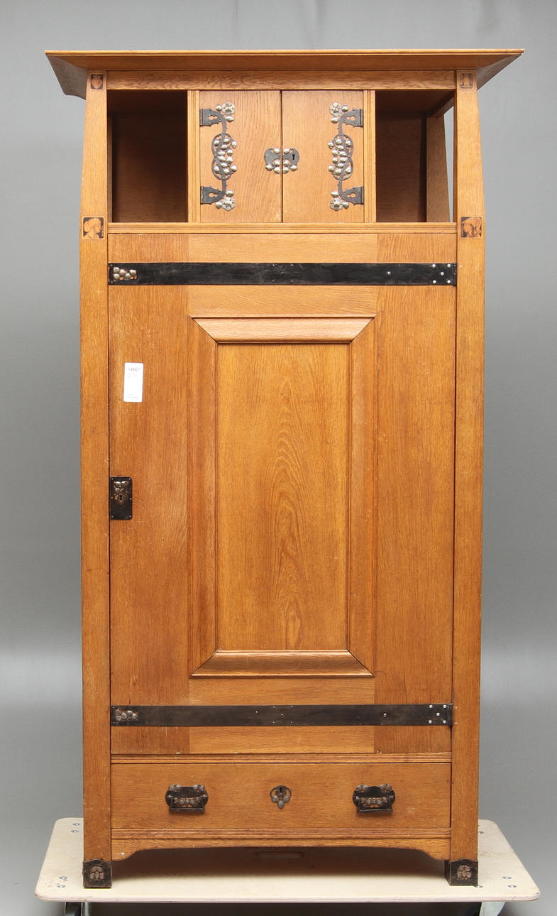 SKÅP, ek, jugend, 1900-tal.