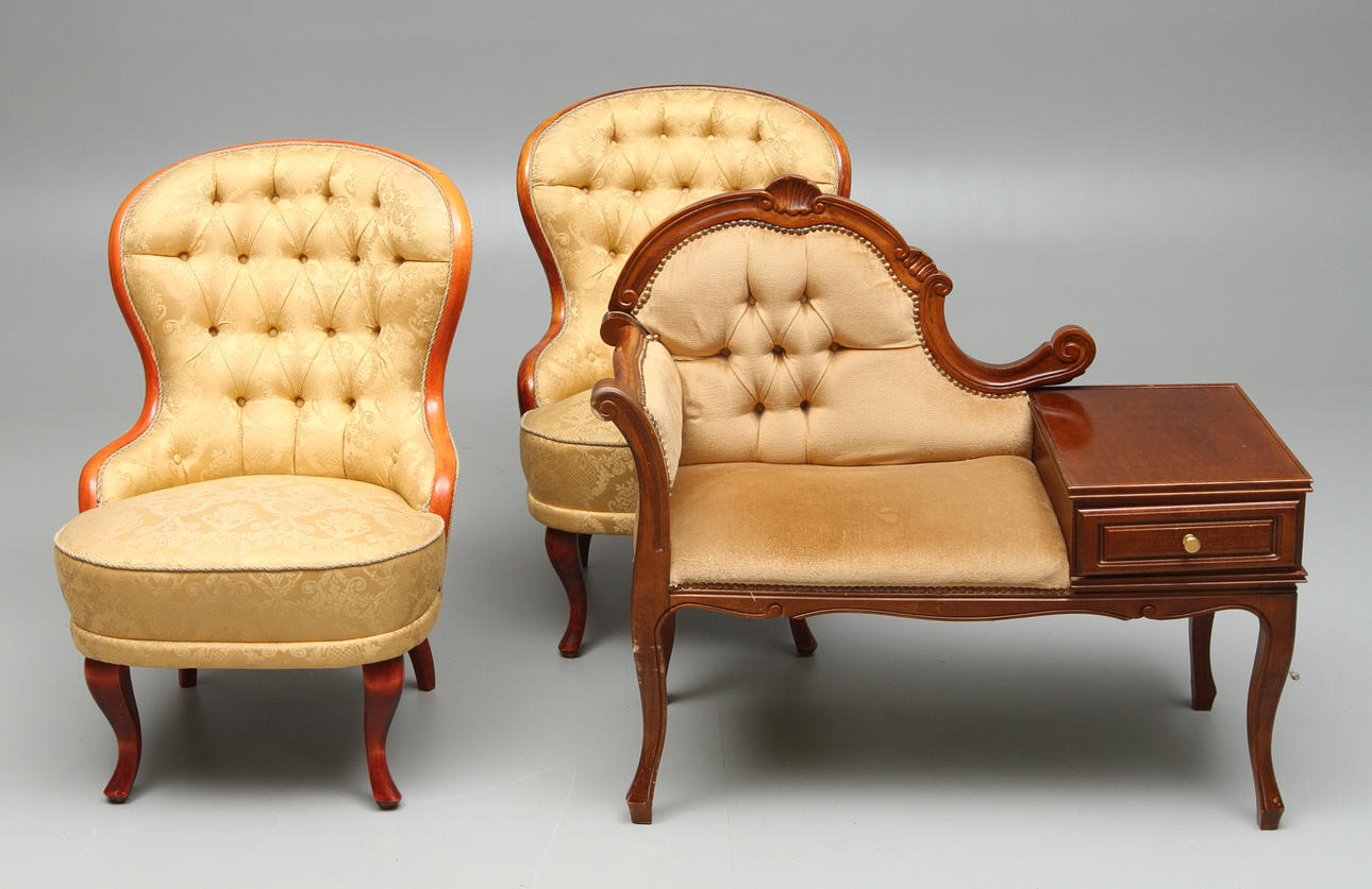 EMMAFÅTÖLJER, 2 st, HALLMÖBEL, rokokostil, 1900-tal.