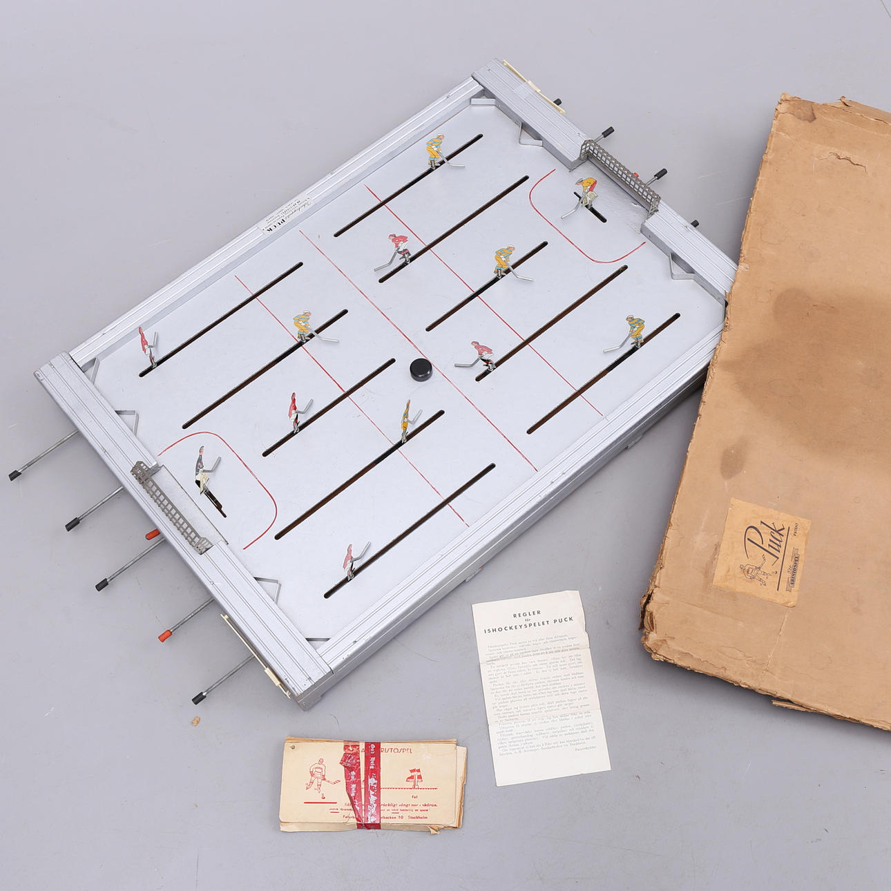 ICE HOCKEY GAME, "Puck", Aristo game.