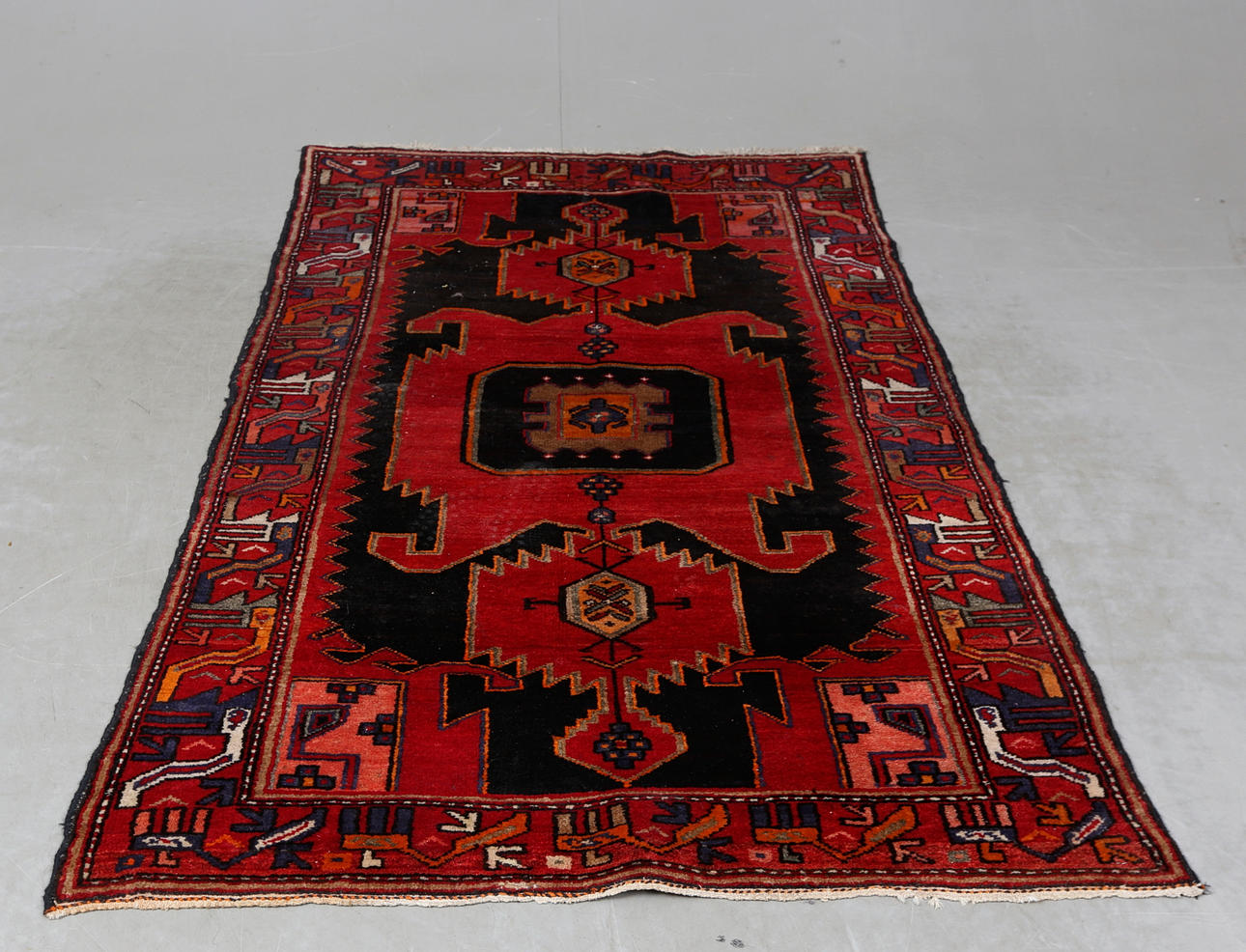 TÆPPE, orientalsk, Iran, ca 196x126 cm.