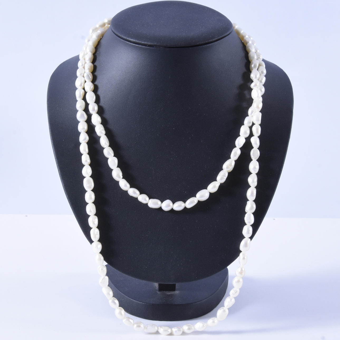 HALSKÆDE, parykholder, 1900-tallet.