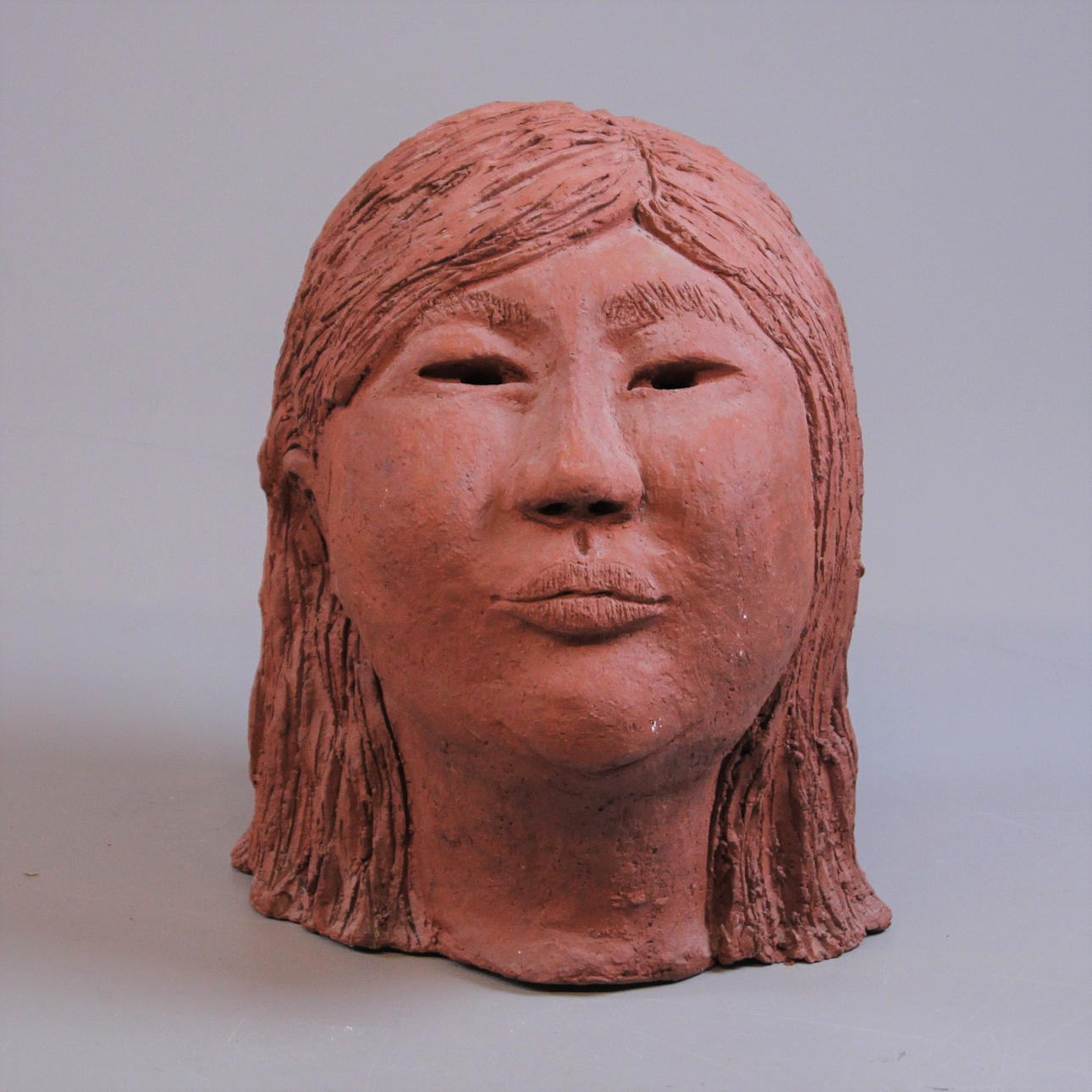 OIDENTIFIERAD KONSTNÄR. SKULPTUR, Ton. Unterzeichnet.