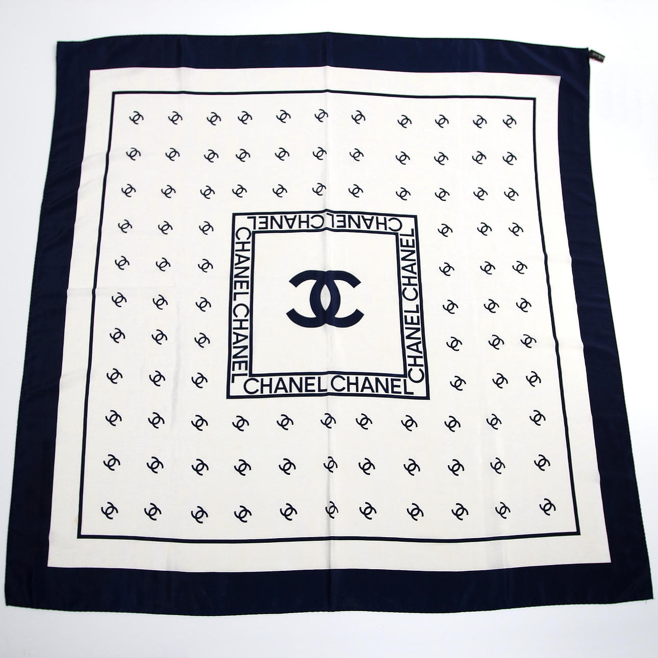 SCARF, seta-siden, Chanel. Frankrike. 1900-tal.