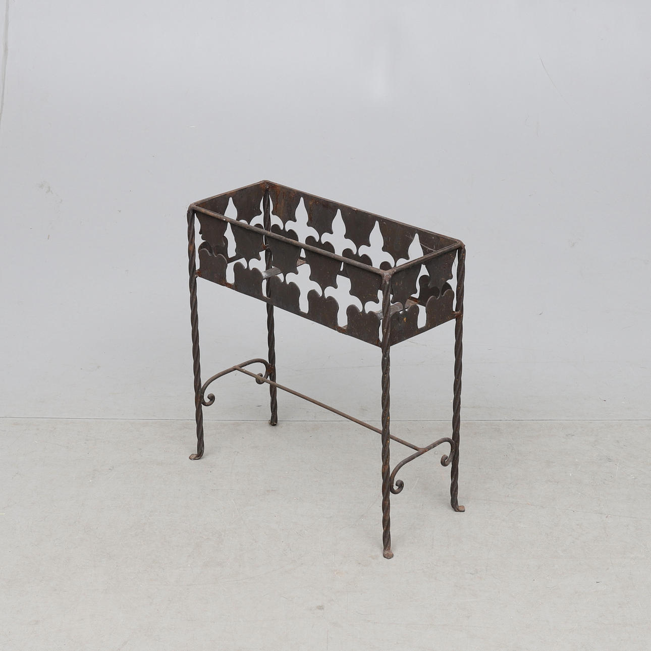 BLOMLÅDA, smide, 1900-tal.