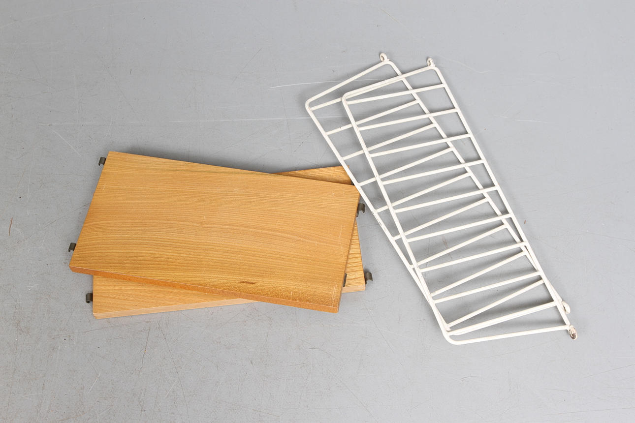 STRINGHYLLA, 2 hyllplan.