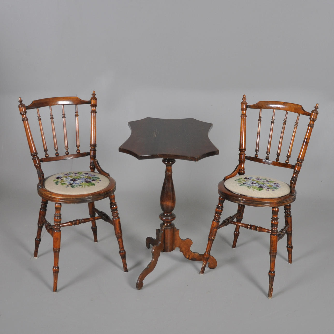 2 chairs, pillar table early 1900.