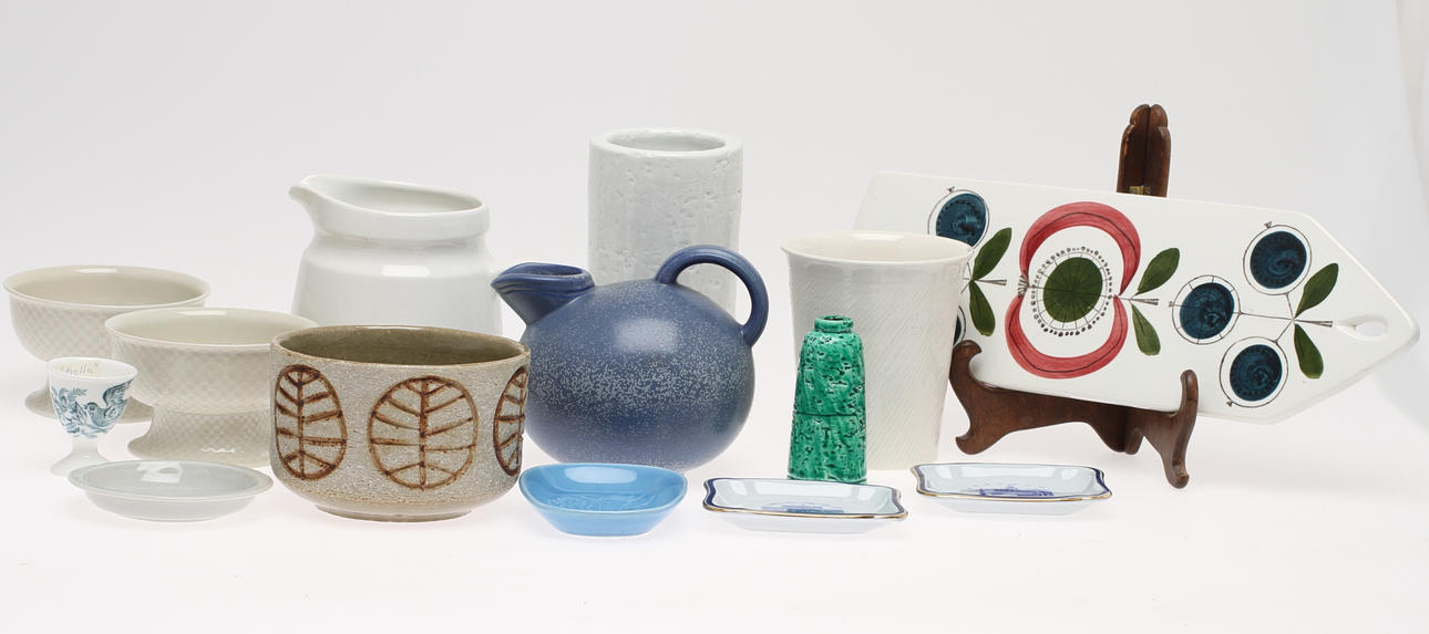 PARTI KERAMIK, 14 delar, Rörstrand, Gustavsberg, Boda Nova, bland annat "Chamotte" Gunnar Nylund. 1900-tal.