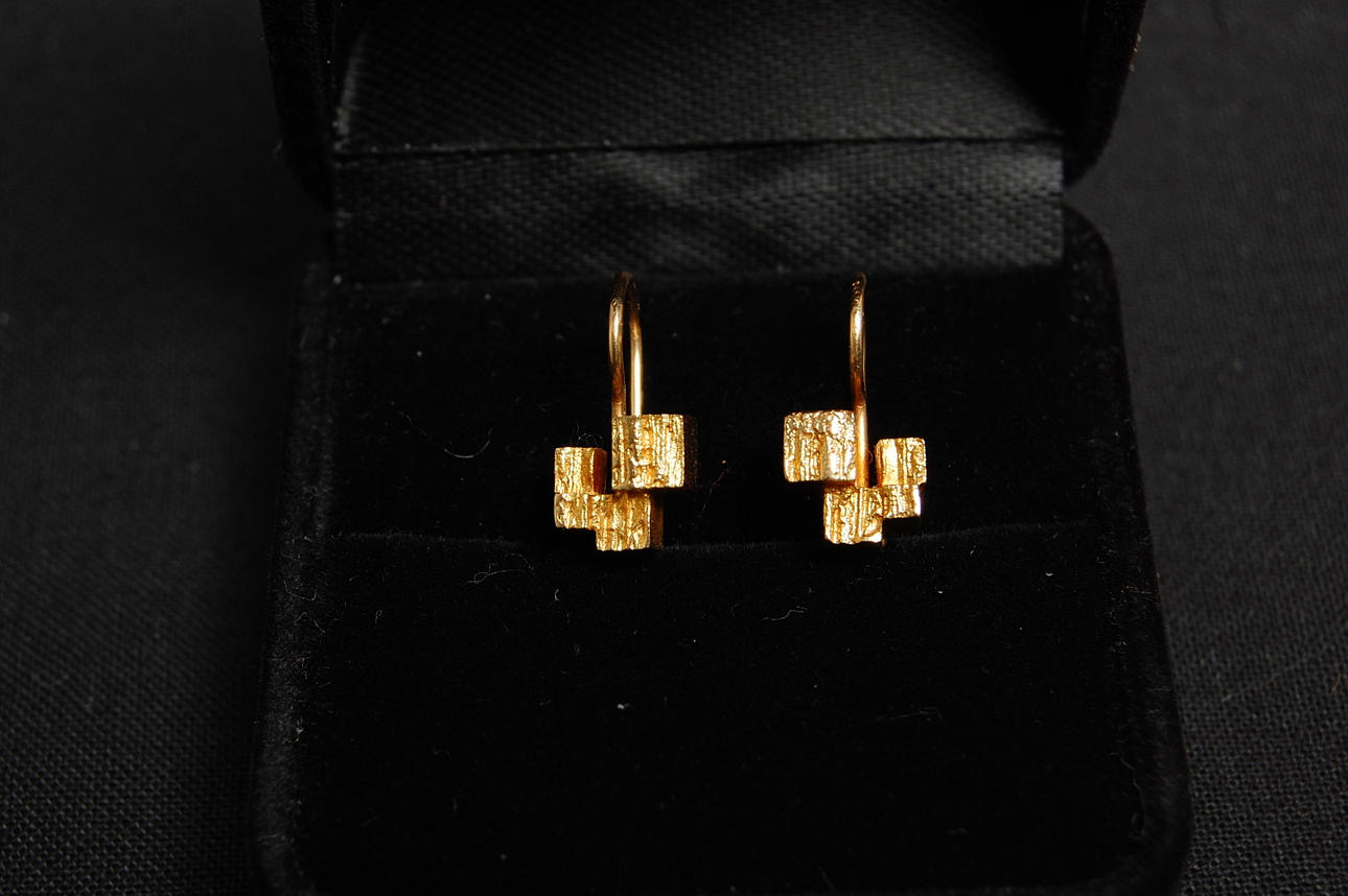 BJÖRN WECKSTRÖM. örhänge, 1 par,14 karat guld.